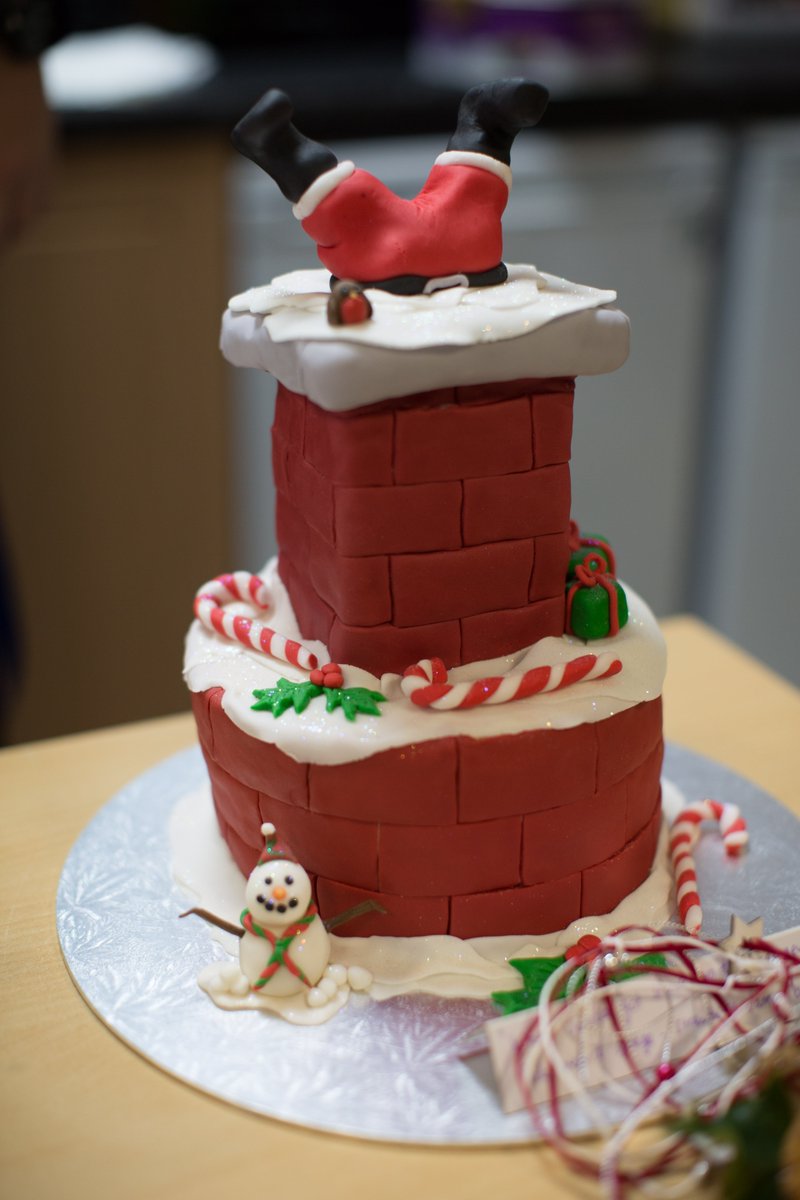 NES_HOH's tweet photo. Last week Miss Jones organised a ‘Christmas’ themed bake off competition for all staff to put their baking skills to the test and rustled up some culinary masterpieces to raise money for all 4 house charities which the school support! https://t.co/SrCwSI7POC https://t.co/5d3e3qLcMm