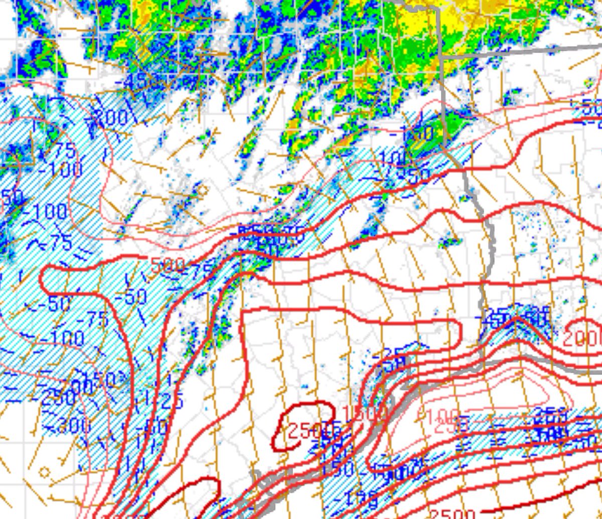 ReedTimmerUSA's tweet photo. Environment is supportive of a #tornado or two tonight IF any surface-based storms can sustain in warm front corridor across East Texas into northern Louisiana. After dark event. 750 J/kg SBCAPE, little CIN, 300 m2/s2 effective SRH per latest RAP. @breakingweather @AccuWeatherPro https://t.co/IrNSuXpWeH