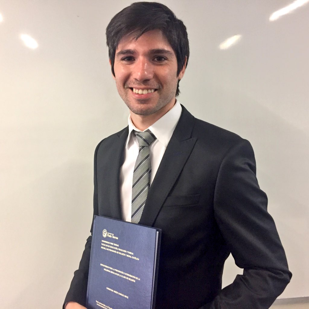religionfinis's tweet photo. Hoy martes, ya contamos con 4 nuevos Profesores de Religión, al aprobar sus exámenes. Felicitamos a: María Adriana Aedo, Paola Llanos, Irene Becerra y Christian Vargas. https://t.co/1aucvvHZjf