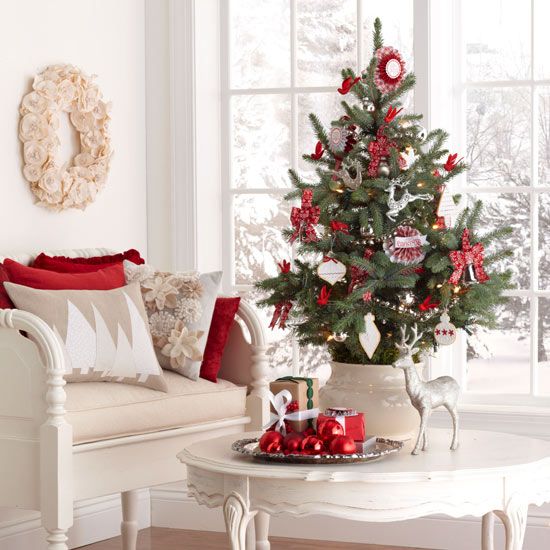 Fun and Festive Christmas Color Schemes - Better Homes &amp; Gardens:
buff.ly/2Bzh9Jk #homedesign #homebuilderorlando