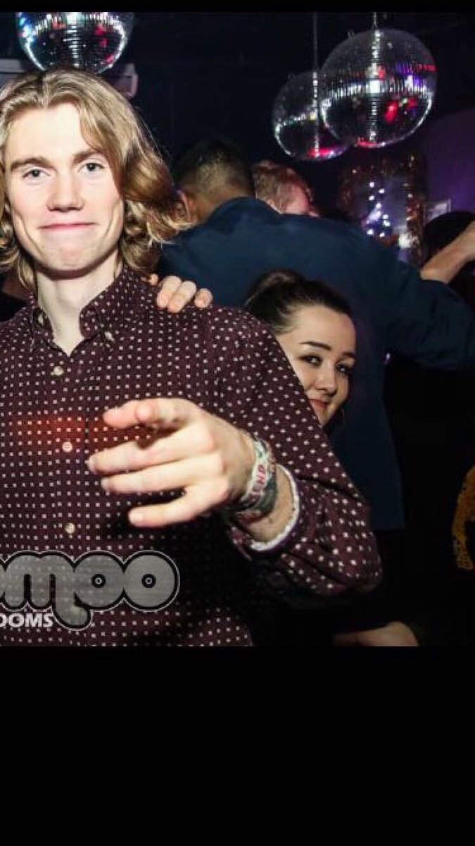 clolin_xo's tweet photo. When your hammered and lost your mates but still wanna be in a club piccie https://t.co/mg7Ybm4dgI