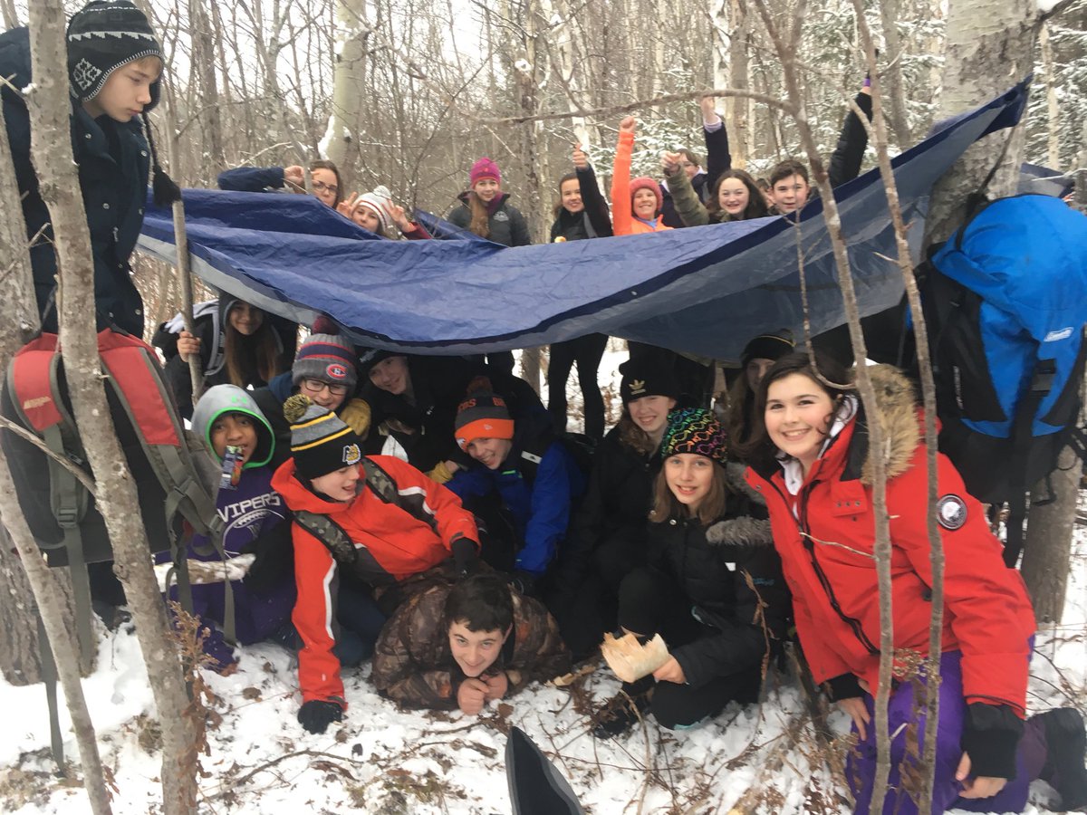 StAndrewJunior's tweet photo. SAJS 7-4 4 Outdoor Ed class Winter Hike 2017 #getoutside #winterfun https://t.co/QqUa7YedMt