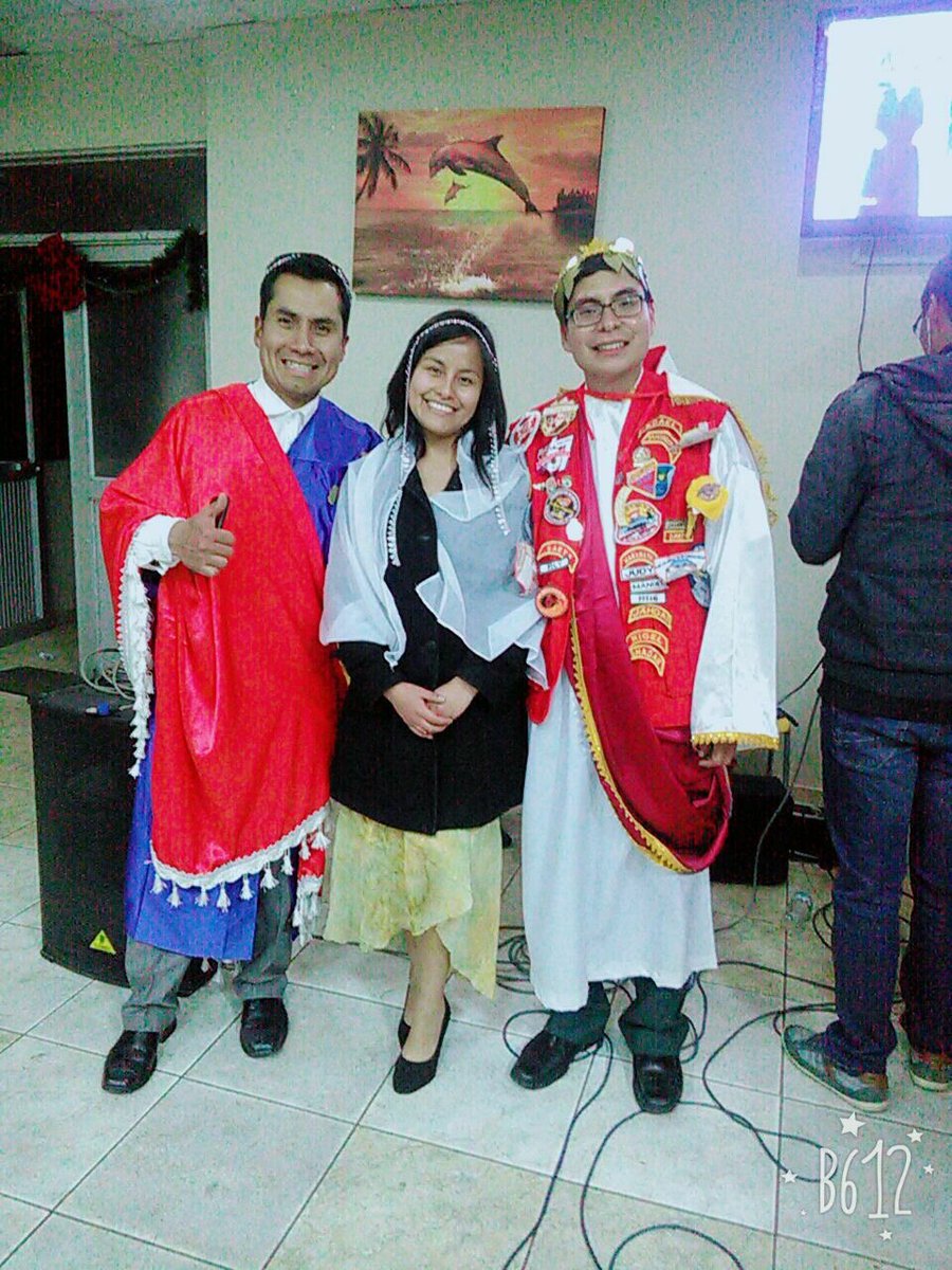 josechasiempre's tweet photo. Despedida al Pr. Ronald Aquije quien fuera 3 años líder de Ministerio Joven y bienvenida al Pr. Davis Santiago nuevo líder JA de la poderosa #MLT alistando todo para Escuela Cristiana Vacaciones y #Semanasanta2018 @prertonkohler @edwardheidinger @EnzoChavez https://t.co/vUvAfW2YKs