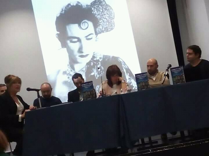 josemariarondon's tweet photo. Hoy hemos arropado a @naranjoferrari en la presentación de 'Ocaña, la pintura travestida', en @AtrapaEditorial. Enhorabuena al autor. https://t.co/T3G1qaQRcE