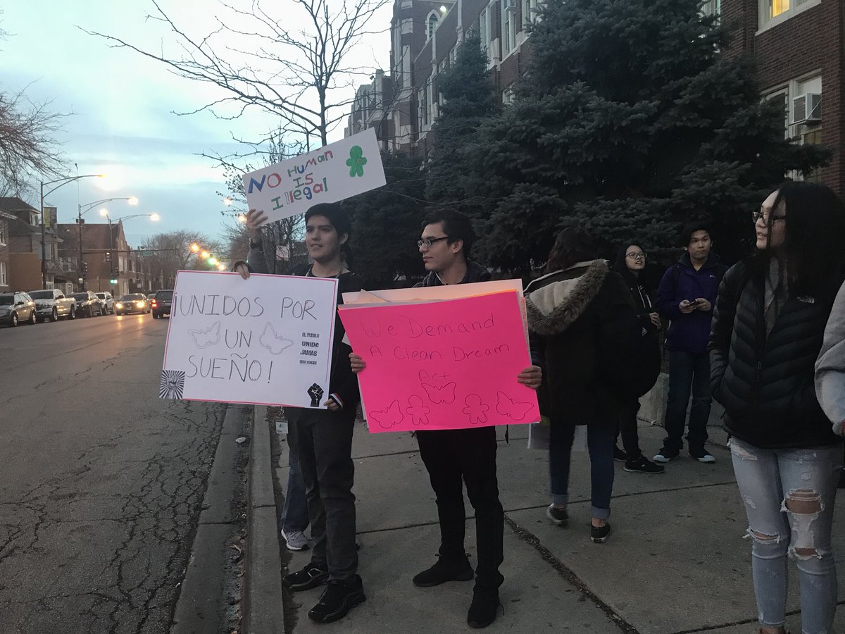 LAURA_N_ROD's tweet photo. Students from #KellyHighSchool get ready to protest for a #CleanDreamAct, joining dozens of protests across the country. https://t.co/pLGoiTqGfI