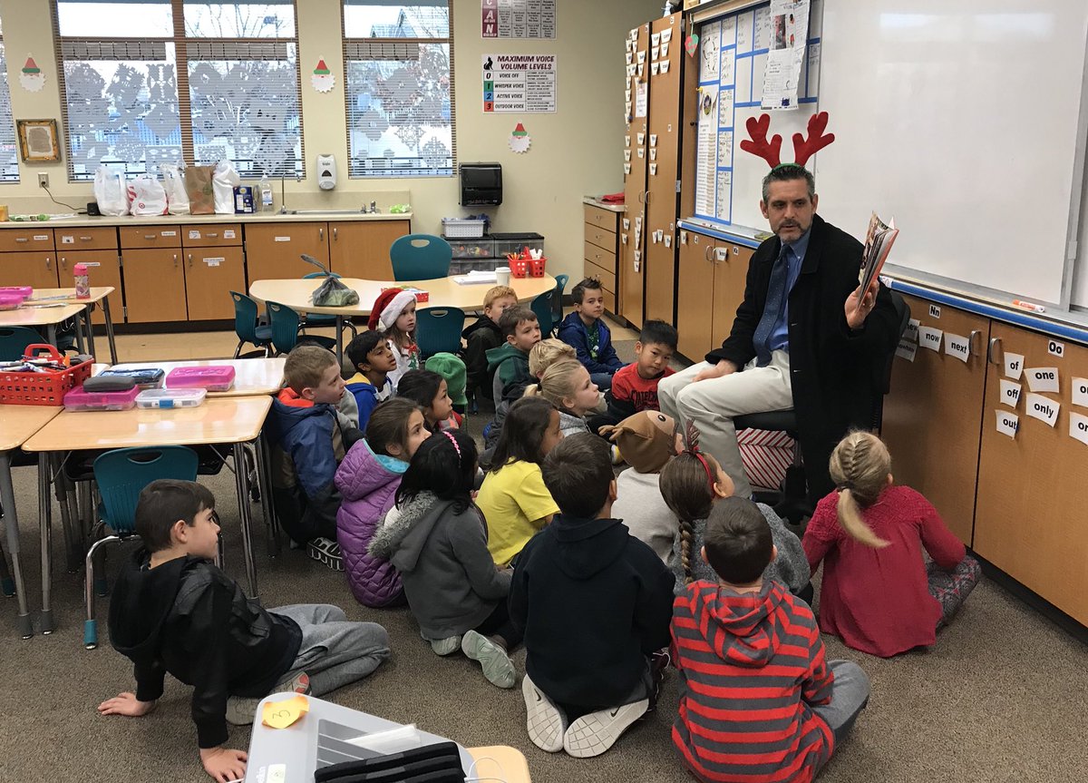 VaughenVipers's tweet photo. Dr. MacDonald reading Olive The Other Reindeer to my class this morning. https://t.co/LBUqkW9GRw