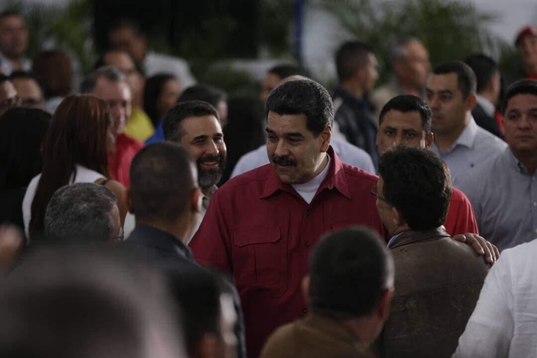 RMarcoTorres's tweet image. Nuestro presidente @NicolasMaduro se incorpora al Taller de Planificación del Sistema de Gobierno Territorial con la participación de los 335 alcaldes y los 23 gobernadores de la Patria #DiciembreDePaz