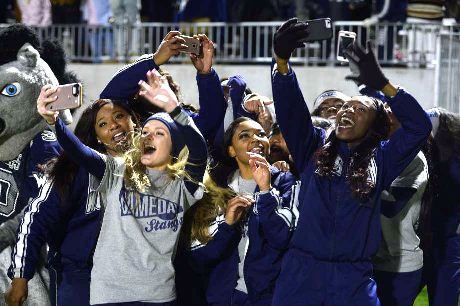 Beaumont_Sports's tweet photo. Route released for the West Orange-Stark Mustangs' state final departure.

Story: https://t.co/9ccYhVdSp8
Photo: @ryan_pelham 

#BEScores #txhsfb #UILState

S/O: @woccisd @WOSFootball @WOSCheer https://t.co/dvVqLtyRj9