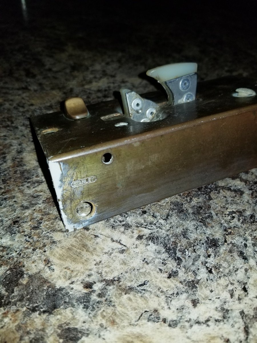 fritzyjunior's tweet photo. @stanleytools I need some new door latches/hardware like these,how do I get them? https://t.co/To4o0phoP6