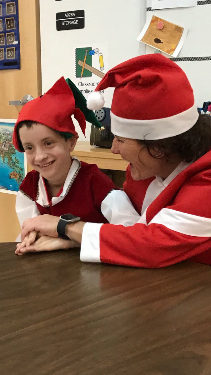 KarenKpumphrey's tweet photo. Thanks for the visit Mrs. Claus @NISDClark #elfsighting https://t.co/a9Pl2TdxiA