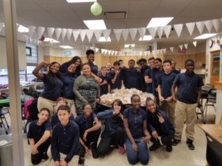 ChristinaK12's tweet photo. More than 200 students baked 784 dinner rolls in Ms Laney’s Family Consumer Science class at Kirk Middle School to be donated to the Food Bank of Delaware. #KirkMS @FoodBankofDE | https://t.co/yWfzipM4Pe https://t.co/Kd14UqeLxV