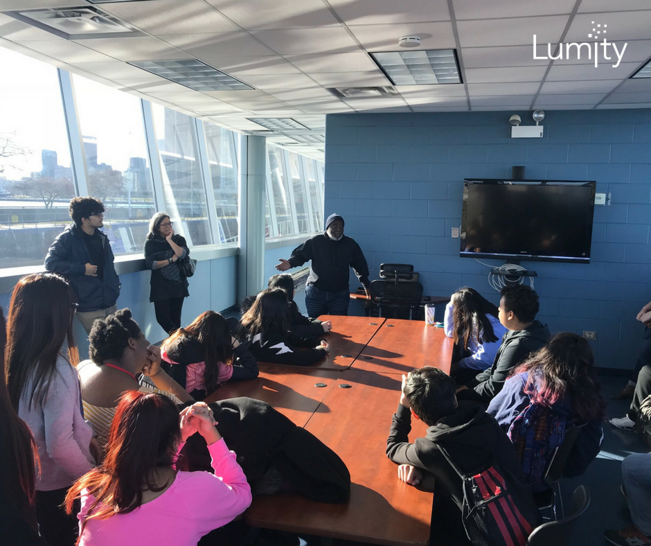 LumitySTEM's tweet photo. We had a BLAST with @Amundsen_HS students at U.S. Army Corps of Engineers! Lumity students learned a ton during the Q&amp;A with engineers, and our favorite part was learning all about the Chicago Harbor Lock and how it helps reverse the flow of the Chicago River. https://t.co/eXFD0LUx89