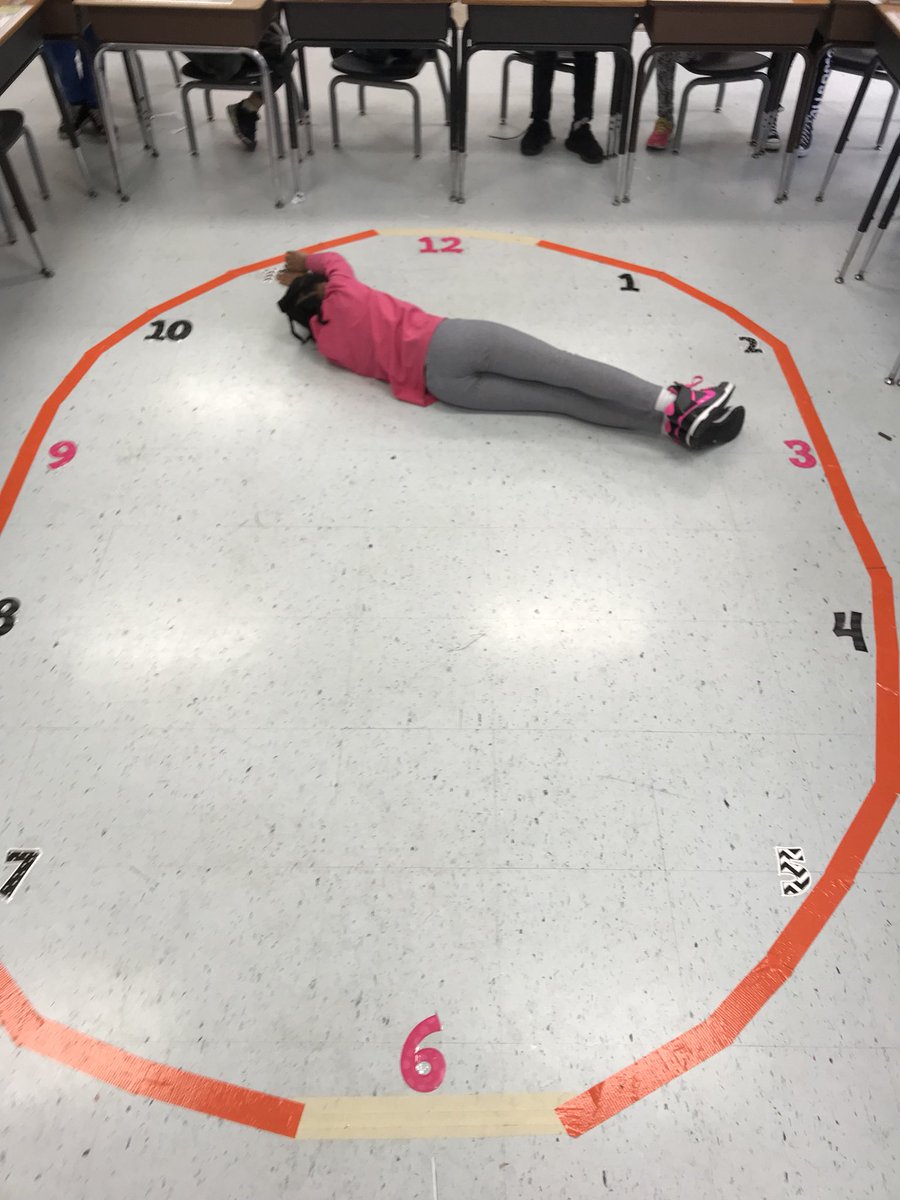 Human clocks!! I love this lesson and so do the kids! It really helps them with learning time!!! 🤗🙌🏻