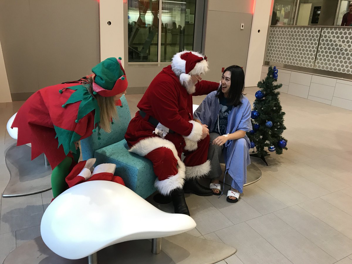 BCChildrensHosp's tweet photo. She’s been a patient here for 15 years and this is the first time she’s met #Santa. All she wants for Christmas is to be able to go home and spend the holidays with her family and see her dad. ❤️#SantaFlightBC @BC_EHS https://t.co/C7FihSBxrM
