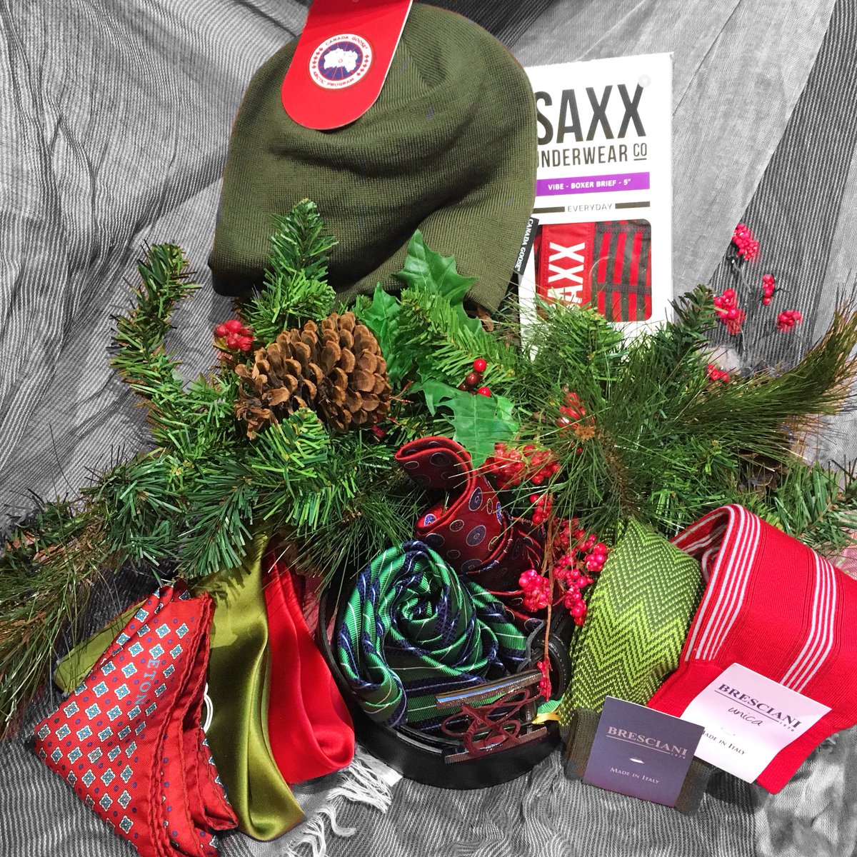 SaulKorman's tweet photo. #StockingStufferIdeas at Korry’s!
Browse our wide variety of socks, #Secrid wallets, #Saxx underwear, ties, puffs, hats, and so much more! Only at Korry’s.
•
•
•
#korrys #holiday #holidaysale #menswear #torontomenswear #toronto #greektown #canada #canadian #socks #holidays https://t.co/BNNGFytYsy