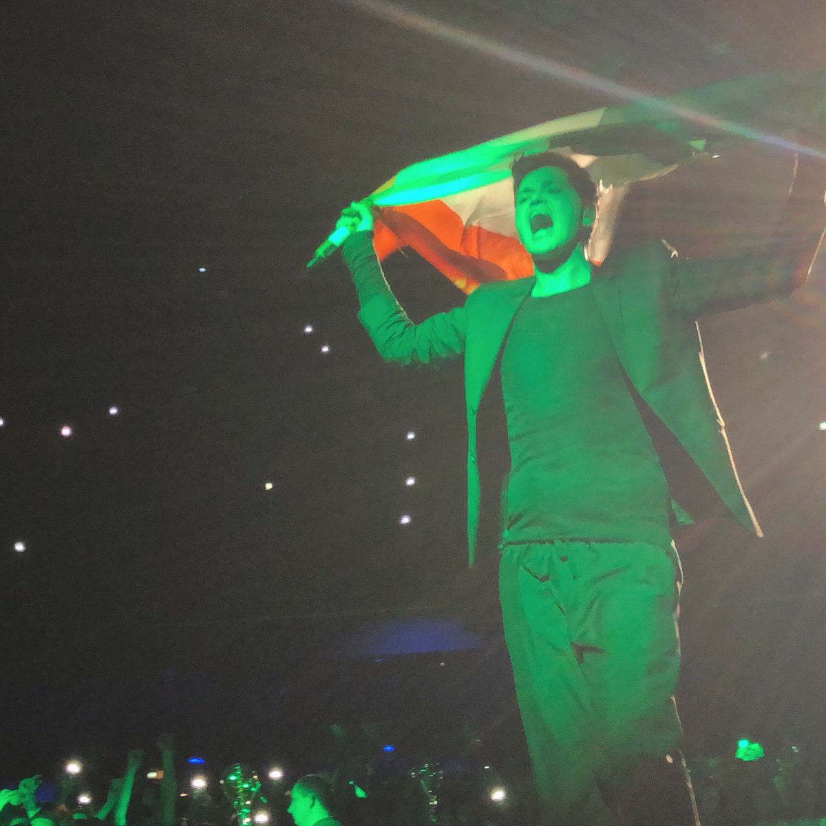 RTE2fm's tweet photo. What a night! @thescript 🇮🇪

#2FMXMASBALL https://t.co/2cQH1KQfEB