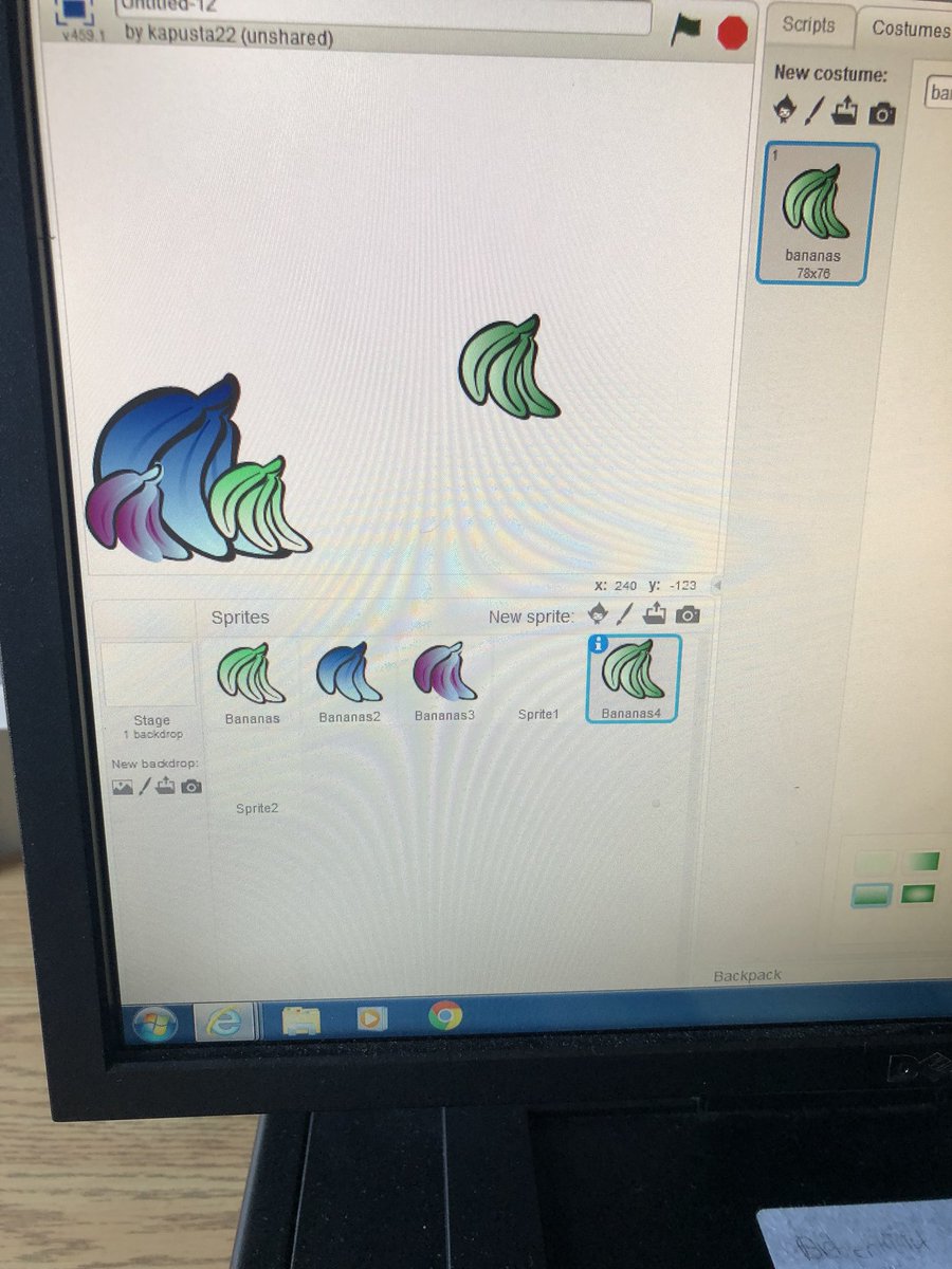 MsMacsClassroom's tweet photo. Some really creative stuff is happening in the @QofH_DPCDSB coding club! We love @scratch ! #digitalartists #artistsatwork #programmersatwork #kidswhocode #DPCDSB #onted #21stcenturyskills https://t.co/4pWV7wMW17