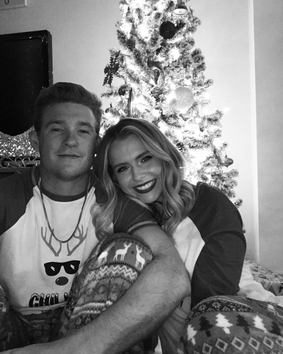 emillyhays's tweet photo. Cam is a prime example that you should consider boys that slide into your DM’s.... they can be winners ❤️ https://t.co/755Us43bzP