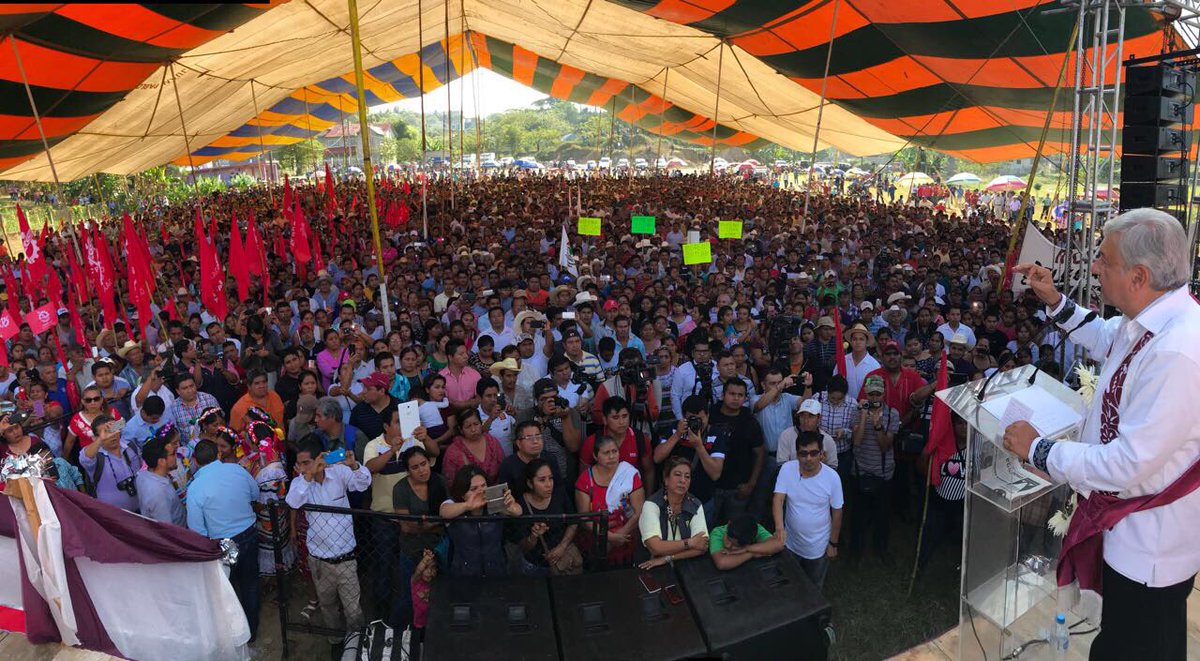 lopezobrador_'s tweet photo. Si de emplazamientos se trata, sería bueno que Meade explicara por qué ordenó el gasolinazo. https://t.co/xrfrtQ6sVr