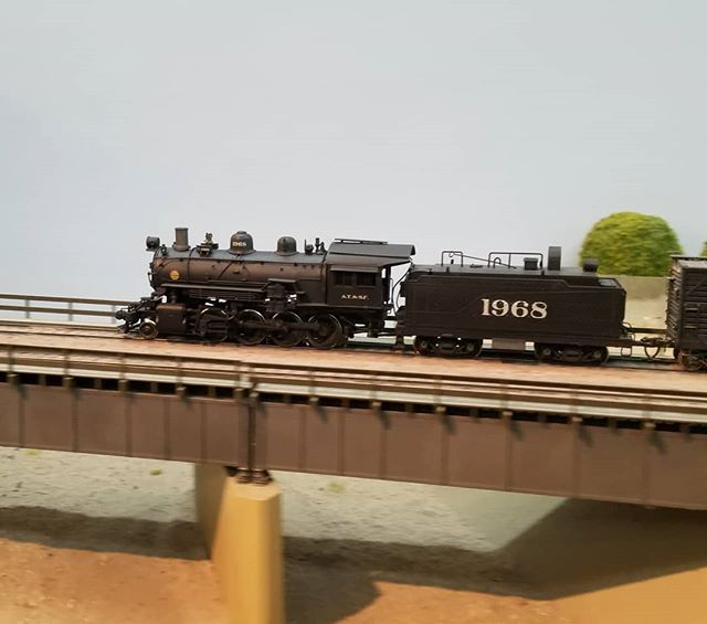 microscaledecal's tweet photo. Rollin' East. #consolidated #280 #santafe #microscale #exactrail #retirement 📷: @cajonpass.sf https://t.co/1yxZBtn2VM