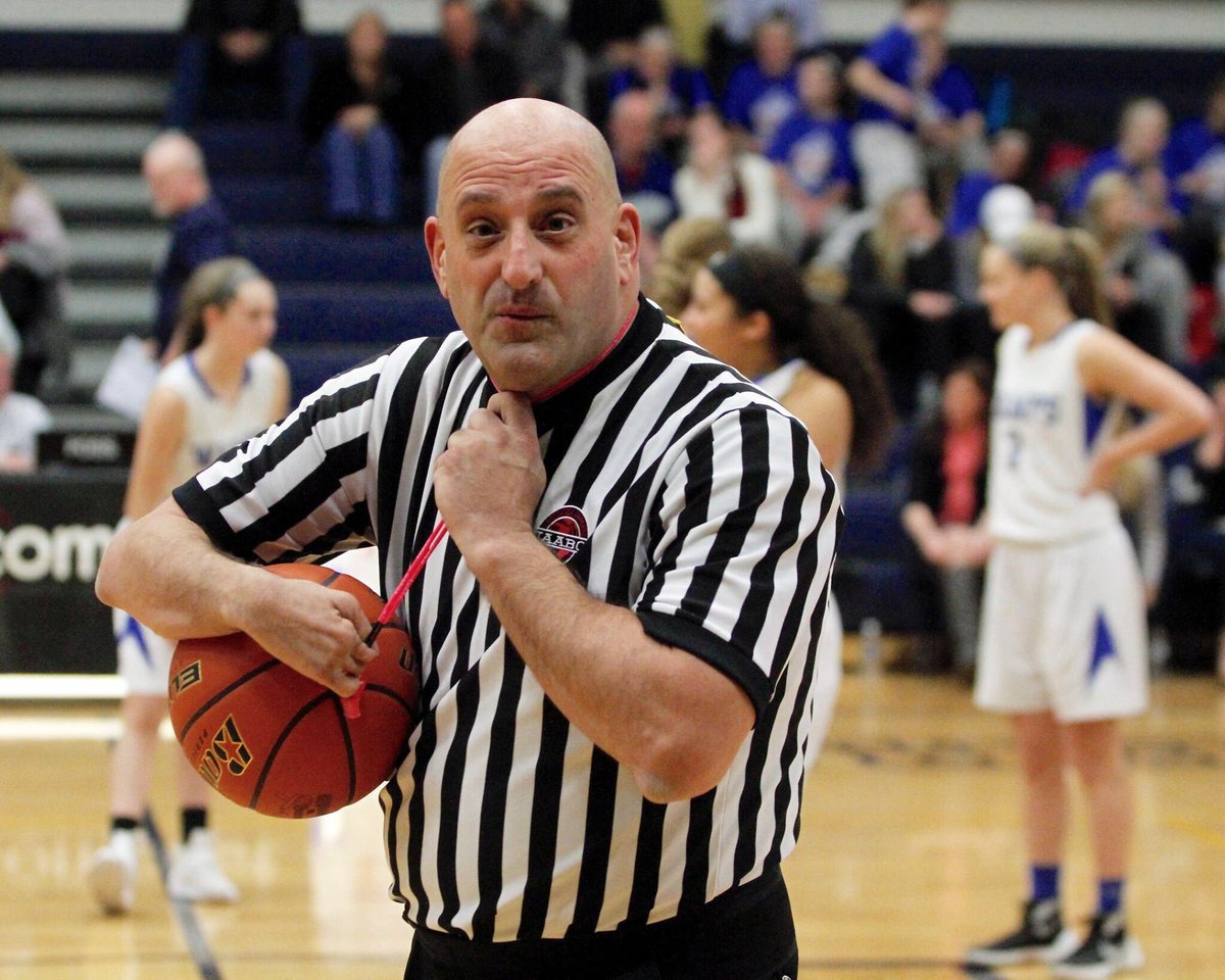 KimberlyBookman's tweet photo. A high school basketball referee collapses at a game Monday night.  The response from the players, the coaches and the fans proof of good sportsmanship &amp; good citizenship.  #7news 6pm #Malden https://t.co/Y5JrJBG2jr