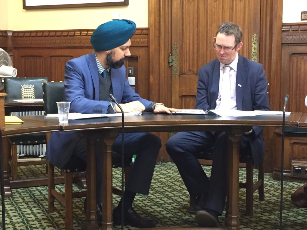 TanDhesi's tweet photo. Great to meet with @PaulMaynardUK Under #Secretary of #State for #Rail, alongside @RichardBenyonMP to discuss the #Western Rail Link to #Heathrow group. The #Minister listened intently to our case and said he would be willing to work with us to arrive at a positive outcome soon https://t.co/hHYu4uIuVF