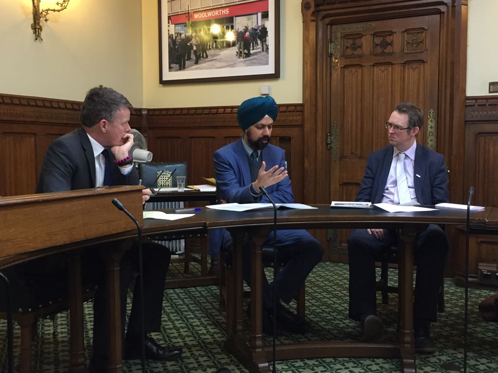 TanDhesi's tweet photo. Great to meet with @PaulMaynardUK Under #Secretary of #State for #Rail, alongside @RichardBenyonMP to discuss the #Western Rail Link to #Heathrow group. The #Minister listened intently to our case and said he would be willing to work with us to arrive at a positive outcome soon https://t.co/hHYu4uIuVF