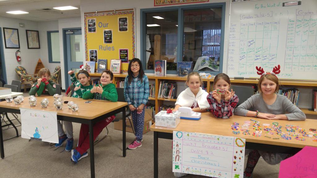 StJoesUxLibrary's tweet photo. Setting up for the Business venture #Makersale @StJoesUxLibrary @StJosephUx @UOIT_makerlab @DurhamCatholic https://t.co/YhLGEddhBM