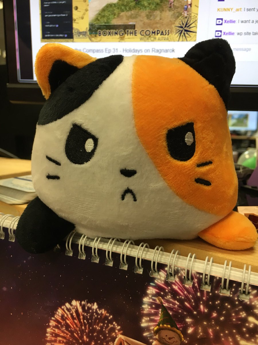 Its_ButtahCup's tweet photo. I got an early #xmas gift from @CM_Dragonlark 😻😾 Kitty is watching #ragnarokonline on twitch with me!

#teeturtle #plushie #kitty #meowmeowmeow #angst https://t.co/LKC7bI9iYm