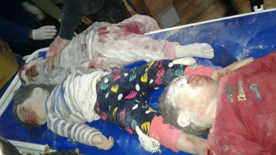 حتى اللحظة اكثر من ثمانية شهداء بينهم نساء وأطفال وعشرات الجرحى والعالقين تحت الأنقاض اثر استهداف الطيران الروسي وسط بلدة #معرشورين بريف #ادلب
#الدفاع_المدني_السوري #ادلب