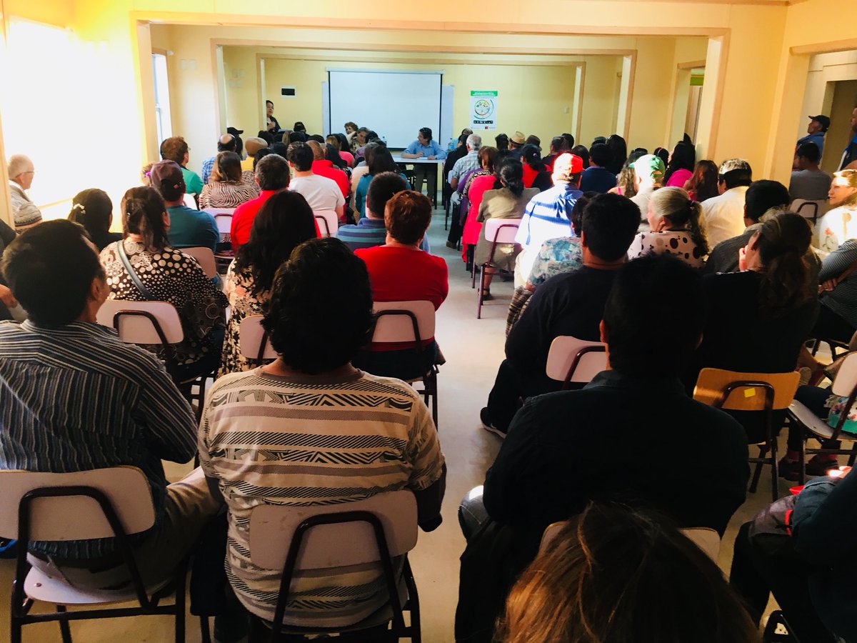 minvumaule's tweet photo. Seguimos en terreno. Ahora Seremi #MinvuMaule, Rodrigo Olivares, se reúne con los vecinos del sector #LosAromos de Santa Olga por el proceso de reconstrucción #ReconstrucciónEnMarcha #ChileMejor https://t.co/UEB4qhOQty