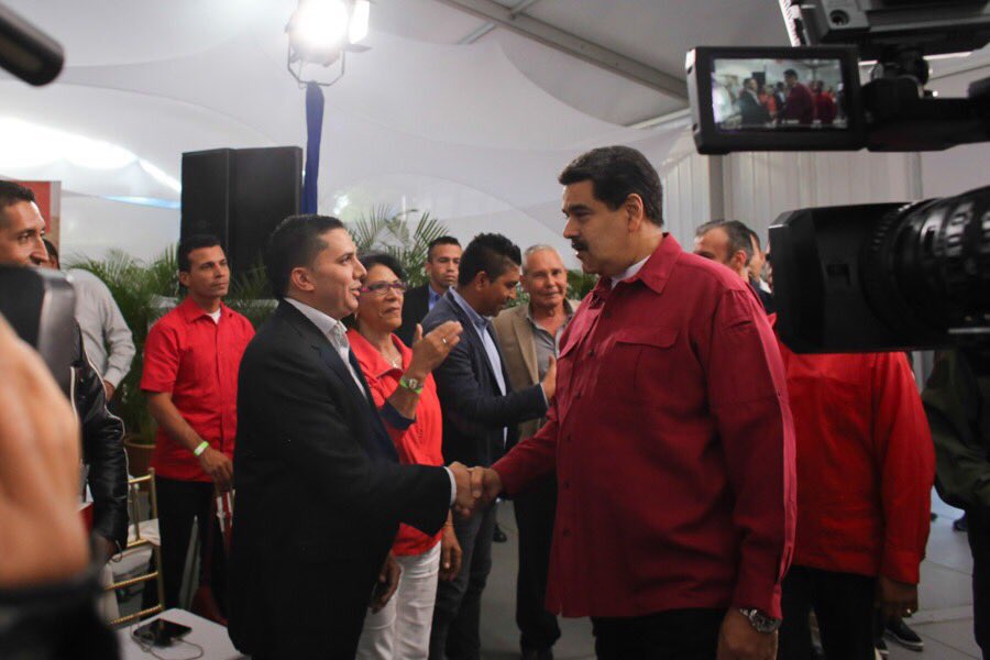 RMarcoTorres's tweet image. En este taller nuestro Pdte @NicolasMaduro aprueba recursos para optimizar la recolección de los desechos, la distribución de agua potable y el transporte público #DiciembreDePaz #AraguaPotencia