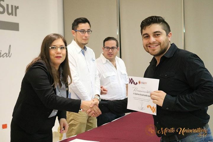 UnidelSur's tweet photo. Entrega de reconocimientos al Mérito Académico.
#OrgulloUS
#SomosUS https://t.co/SFOTiq4ToV