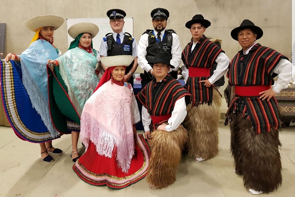 MetBPA's tweet photo. International Migrant Day Organised by the consulate of Ecuador and Bolivia. Road Transport Police Command officers Pc Salvador and PCAO Hay were present.
#brixton #latinamericancommunity https://t.co/j0vZNbSXTy