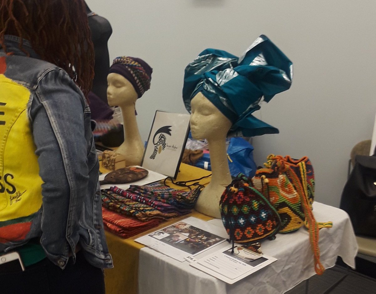 Vetmomof2's tweet photo. #HSBCC Samplefest &amp; Expo getting ready come on by 3140 Cass. #smallbiz #SmallBusiness #women  #blackbusinessowner https://t.co/XpssgufyAf