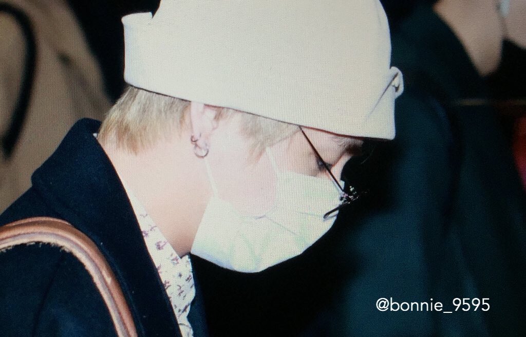 Bonnie_9595's tweet photo. 171220 #방탄소년단 #뷔 #태형 #ててです @BTS_twt https://t.co/cofbERrMW0