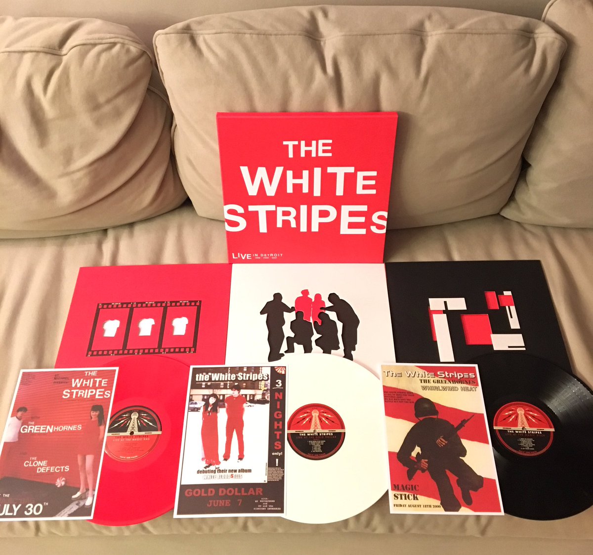 eriktmpls's tweet photo. Vinyl Christmas, Part Two. @thirdmanrecords @TMRVault #TheWhiteStripes #LiveInDetroit 1999-2001 https://t.co/GzargwooNL