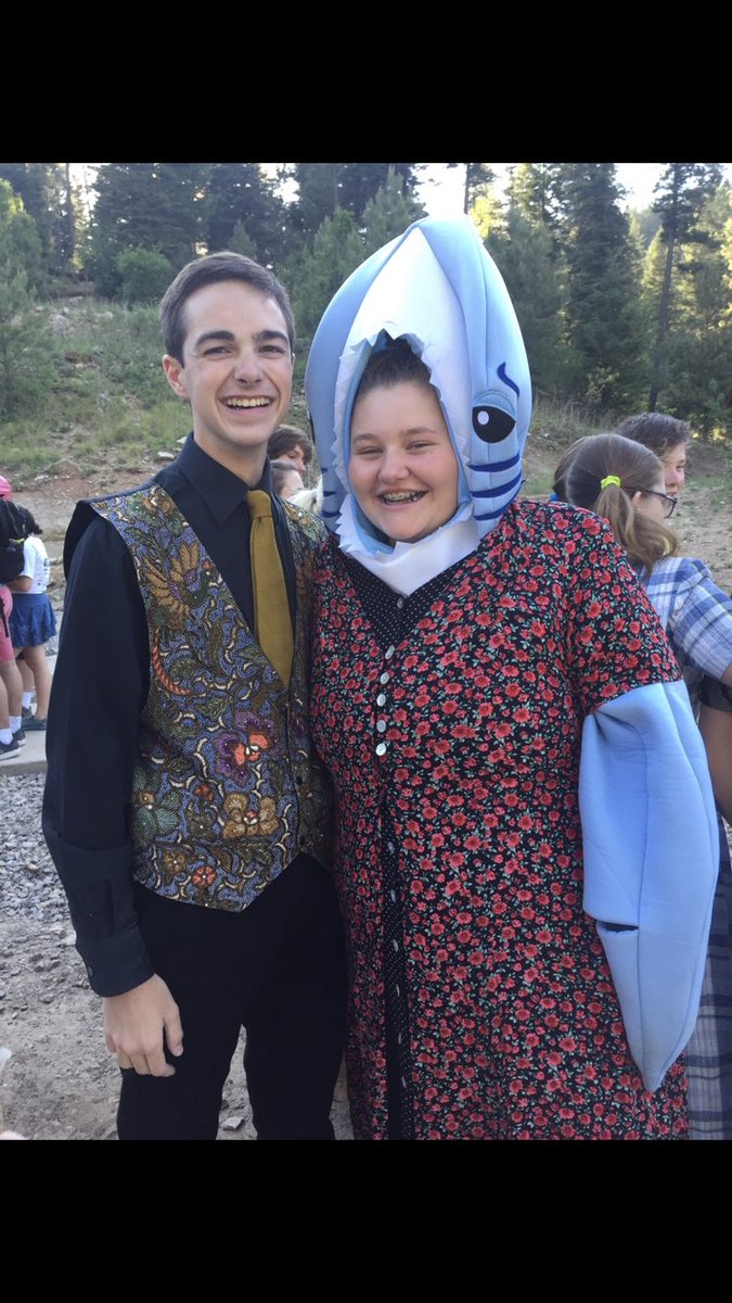 jacob_kn0x's tweet image. HAPPY BIRTHDAY ABBY GALE LOWRY! Hope you have a great one!!! 🎁🦈