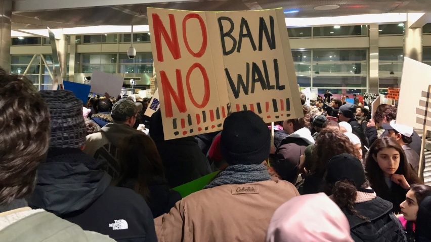KaKoovan's tweet photo. #NoBanNoWall #NoMuslimBanEver #NoBanNoWallNoRaids #NoBanDvLottery2018 #NoBanDvLottery2017 
@kimrichardsaa @LeaBlackMiami @rolandsmartin @adctweets @YolandaCRondon @AGSchneiderman @immigrantsunit3 https://t.co/l1gPz5PWUF
