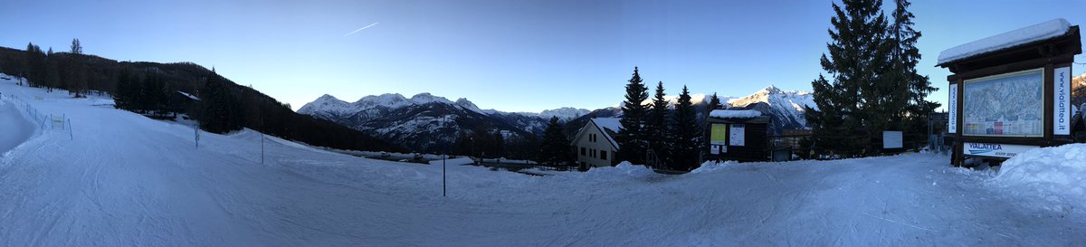 neilsonitaly's tweet photo. End of day view @sauze #clotes ski lift ... stunning https://t.co/8qqgHZRl9R