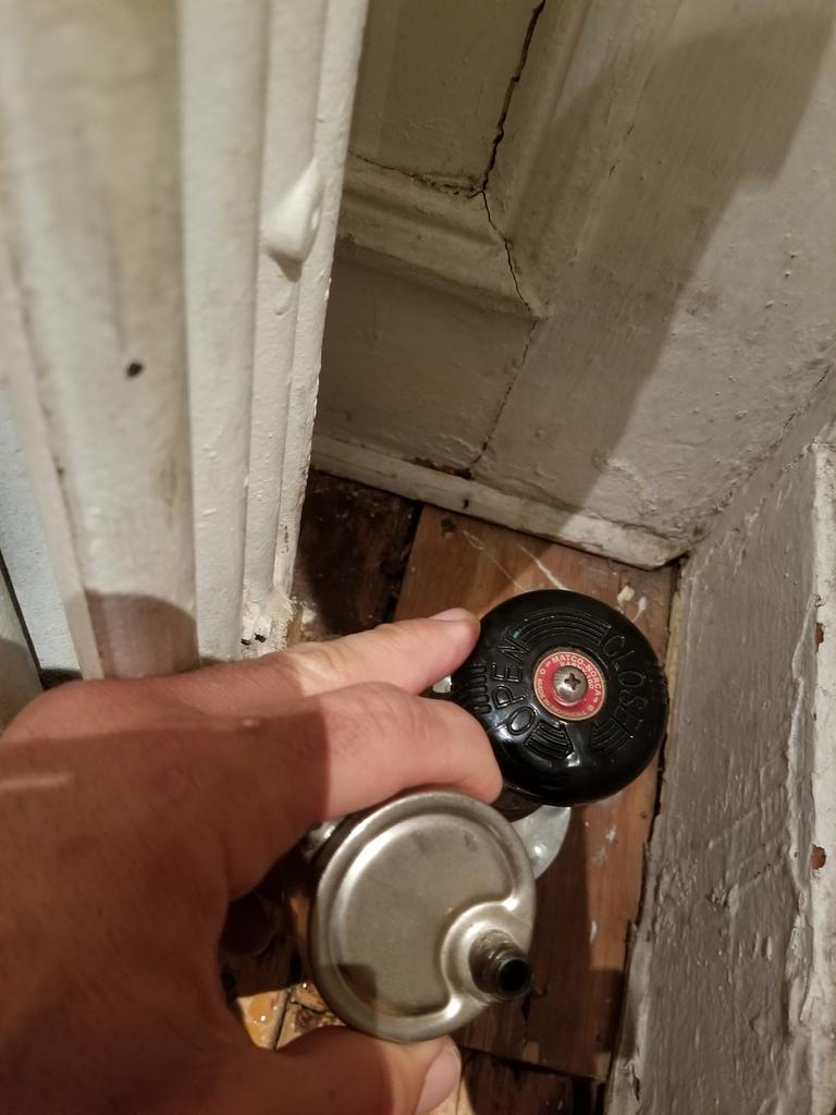 Tokumbo's tweet photo. Opening radiator valves and bleeding air to make them nice and toasty.  Thanks, @Birdie_NYC #SimpleStepsGiveaway https://t.co/RBexPfAqg7