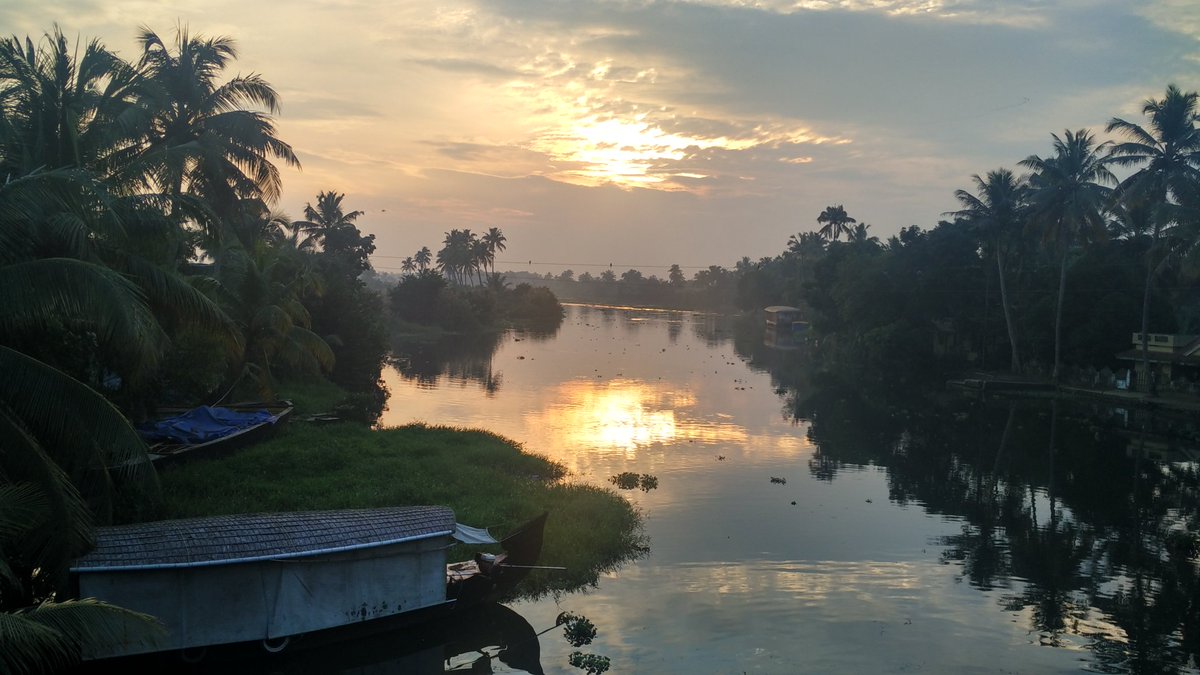ownurendurance's tweet photo. Day 5 of #LegsForLakes - running 13miles on Alleppey - Kumarakom highway with of course, some amazing views #MeraTerahRun 

Off to Salem tonight! https://t.co/nhiMujxHcX