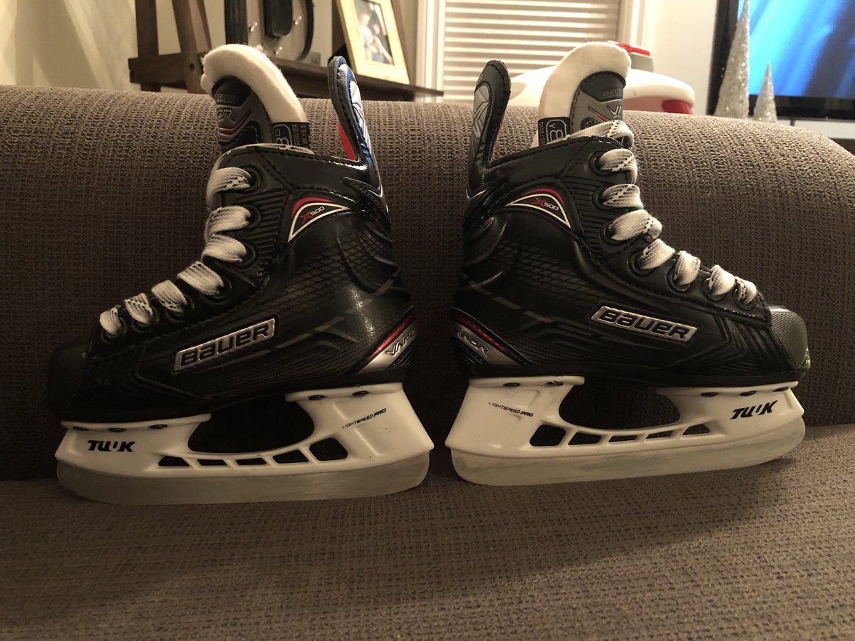 cjduch's tweet photo. Greyson’s first pair of jets! #chasingconnor #nogoaliesallowed https://t.co/6pQtqm9C3M