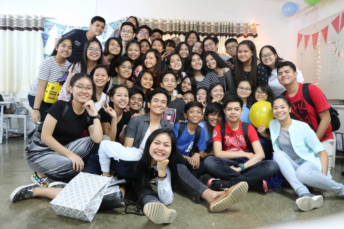 NeustLabhigh's tweet photo. 💛💙 https://t.co/6ZYKYYEyNB