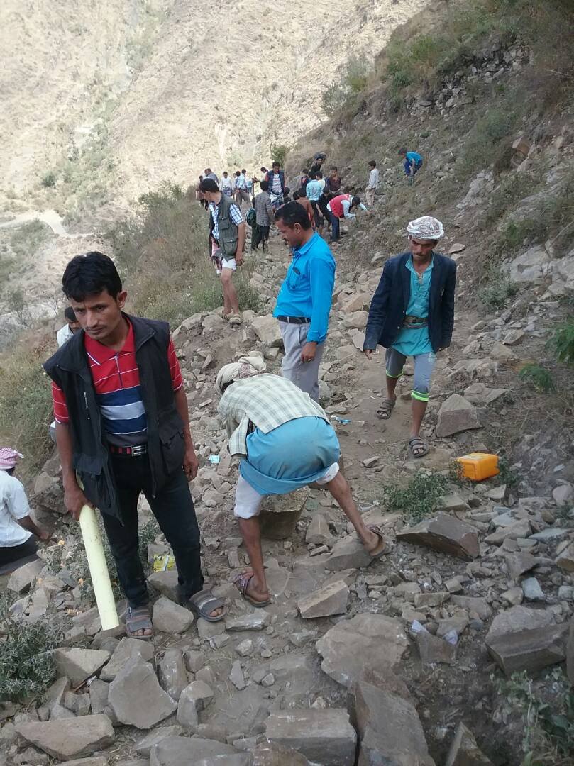 TamkeenYemen's tweet photo. #Tamkeen Village Cooperative Council #VCC
started #SelfHelp for #Community #SubProject #RoadPavement in Rasubah Road in Bani Nafie, Al-Jafriah District #Raymah Gov #Yemen This Vcc was formed in 2013 and keep implementing self-help projects @SFDYemen @WorldBankMENA https://t.co/A0adHIjdjq
