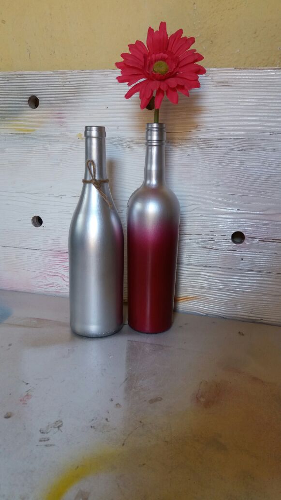 Designs_LnB's tweet photo. Decorate your home and space, giving it a whole new vibrant colourful feel.

#vase
#craft
#design
#RSA
#winebottle
#glass
#African
#paint
#wine
#winelover
#winedrinker 
#winemaker
#red
#redwine https://t.co/Oq53DmpFUD