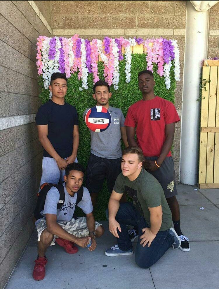cpizzle2000's tweet photo. Happy Jday to my good friend and Wooster University commit Gio, I hope you had a great day #gogetnogimmies
#butthatsalright #gottahaveagreatday #iwillnevergiveupbcifido
#woosterroosters18
@gmaffei_7 https://t.co/rgGmXQNWaR