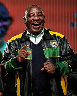 lint_imos's tweet photo. How #CR17 camp got that much money so they can buy delegates on any amount?
Is there #WMC bosses behind him. #Whitemedia silent means they know the reality of it. @Mngxitama @hartleyr @transform_rsa @eNCA @Black1stLand1st @The_New_Age @BrianTloubatla @GossSgafc @MzwaneleManyi https://t.co/N6OF2bdraF