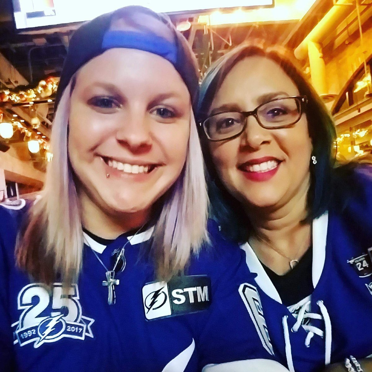 TampaSportsGirl's tweet photo. @TBLightning #VegasInvasion #DistantThunder #TravelingBolts #HondaFanSalute #TBLightning #BeTheThunder #GoBolts https://t.co/A8NOatzRzQ