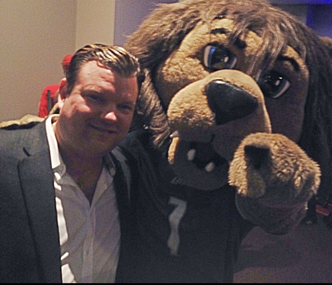 ShoePantryPlus's tweet photo. Let’s ALL help our @Lions @Haloti_Ngata92 win Walter Payton Man of the Year Award for his incredible off field community service with @NgataFoundation #Detroit @RoaryNFL #SoleDoctor will cheer you on to victory!#WPMOYChallenge + Ngata Tweet the following #WPMOYChallenge + Ngata https://t.co/6ZGSddyNJh